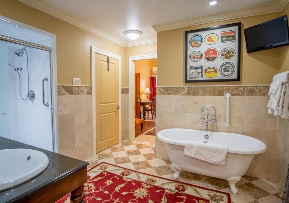 Room image 4