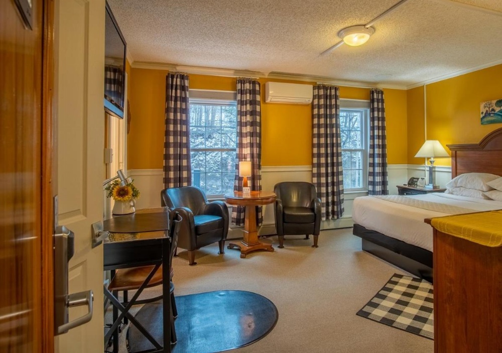 Room image 3